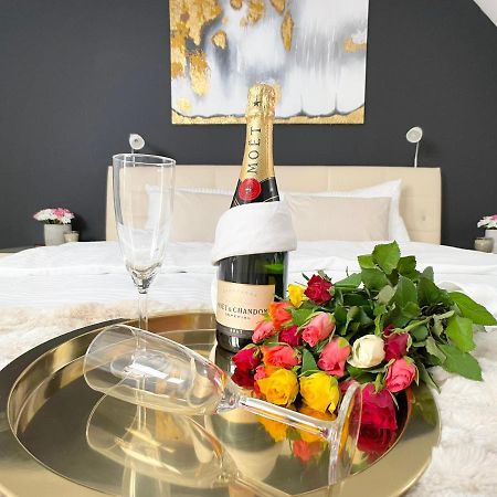 M-Style 04 Apartment Mit Balkon Und Gasgrill, 24H Self-Check-In, Free Parking, Netflix Neurenberg Buitenkant foto