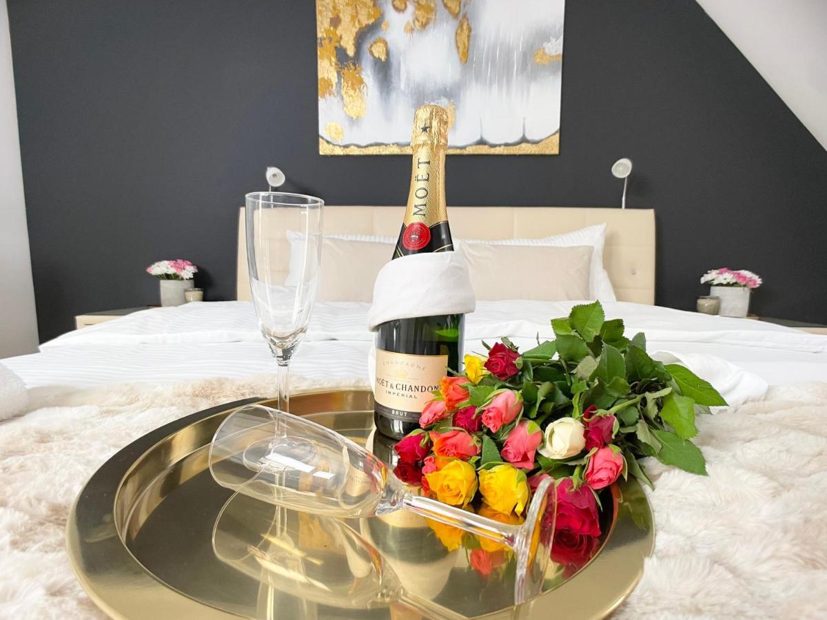 M-Style 04 Apartment Mit Balkon Und Gasgrill, 24H Self-Check-In, Free Parking, Netflix Neurenberg Buitenkant foto