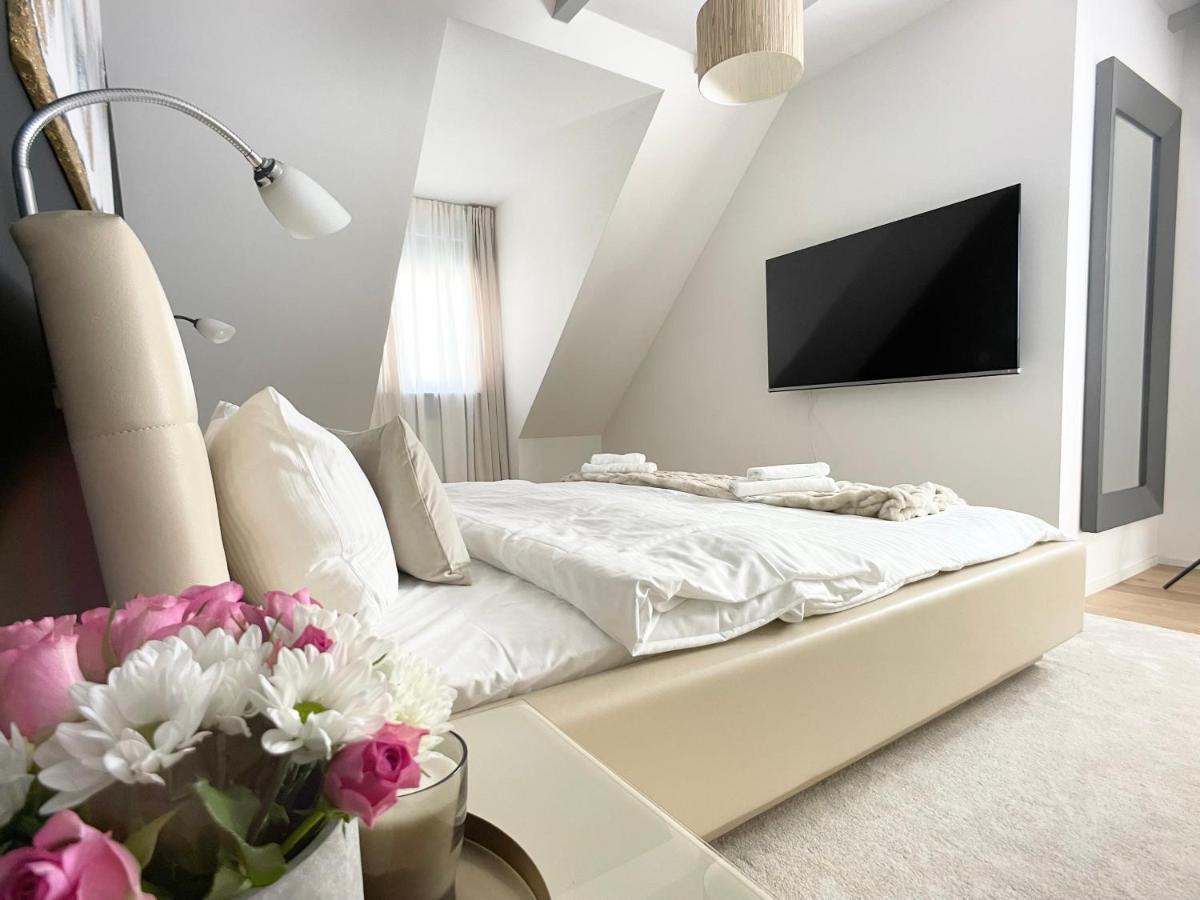 M-Style 04 Apartment Mit Balkon Und Gasgrill, 24H Self-Check-In, Free Parking, Netflix Neurenberg Buitenkant foto