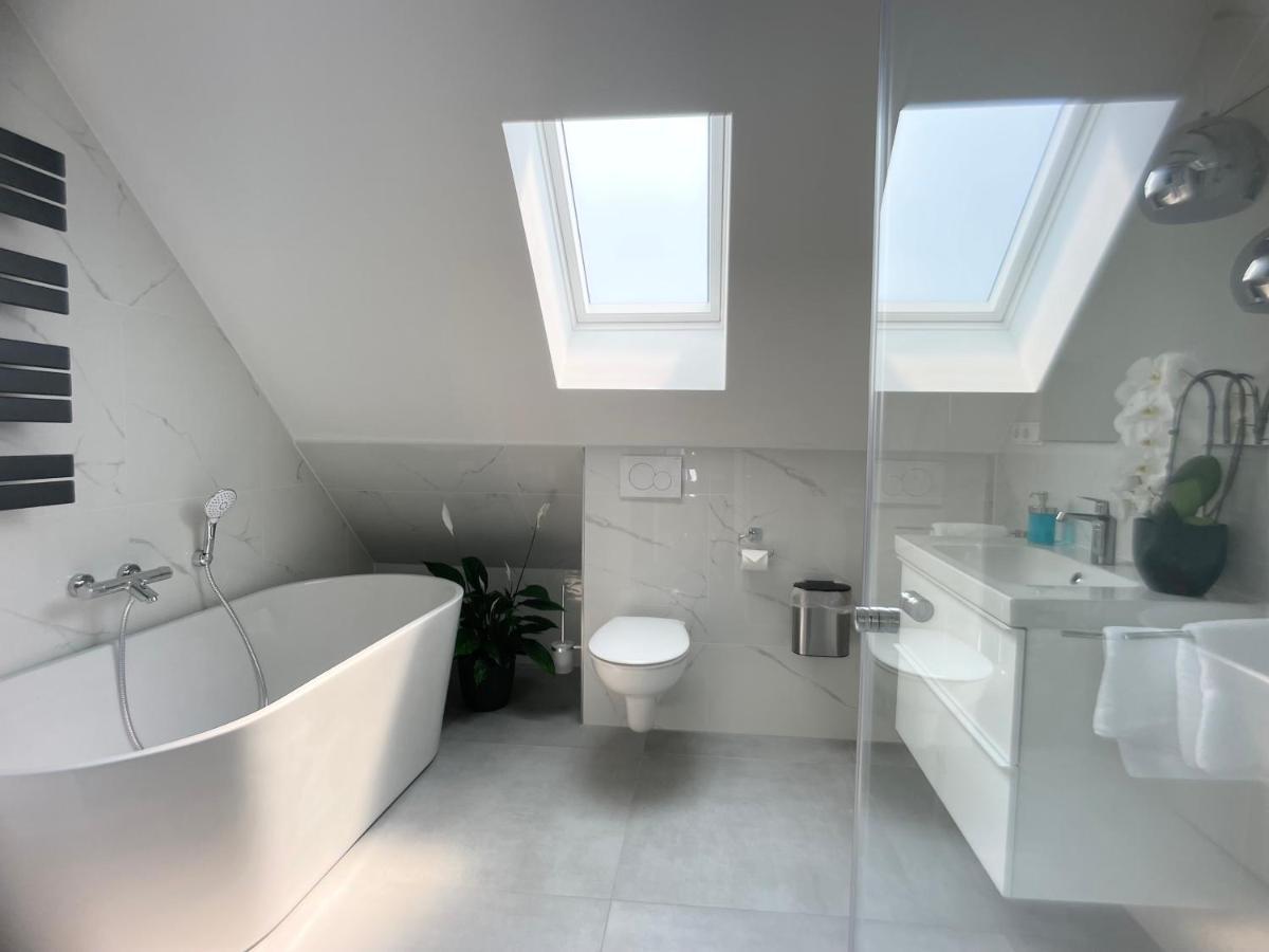 M-Style 04 Apartment Mit Balkon Und Gasgrill, 24H Self-Check-In, Free Parking, Netflix Neurenberg Buitenkant foto