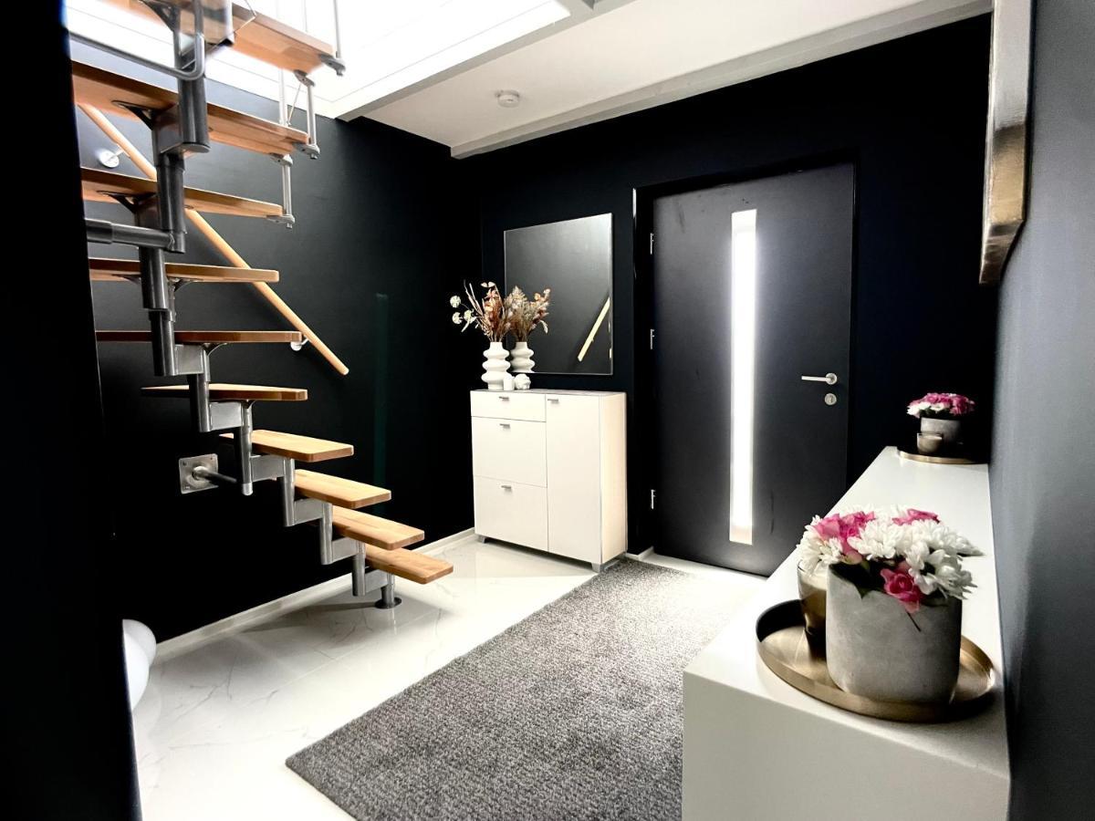 M-Style 04 Apartment Mit Balkon Und Gasgrill, 24H Self-Check-In, Free Parking, Netflix Neurenberg Buitenkant foto