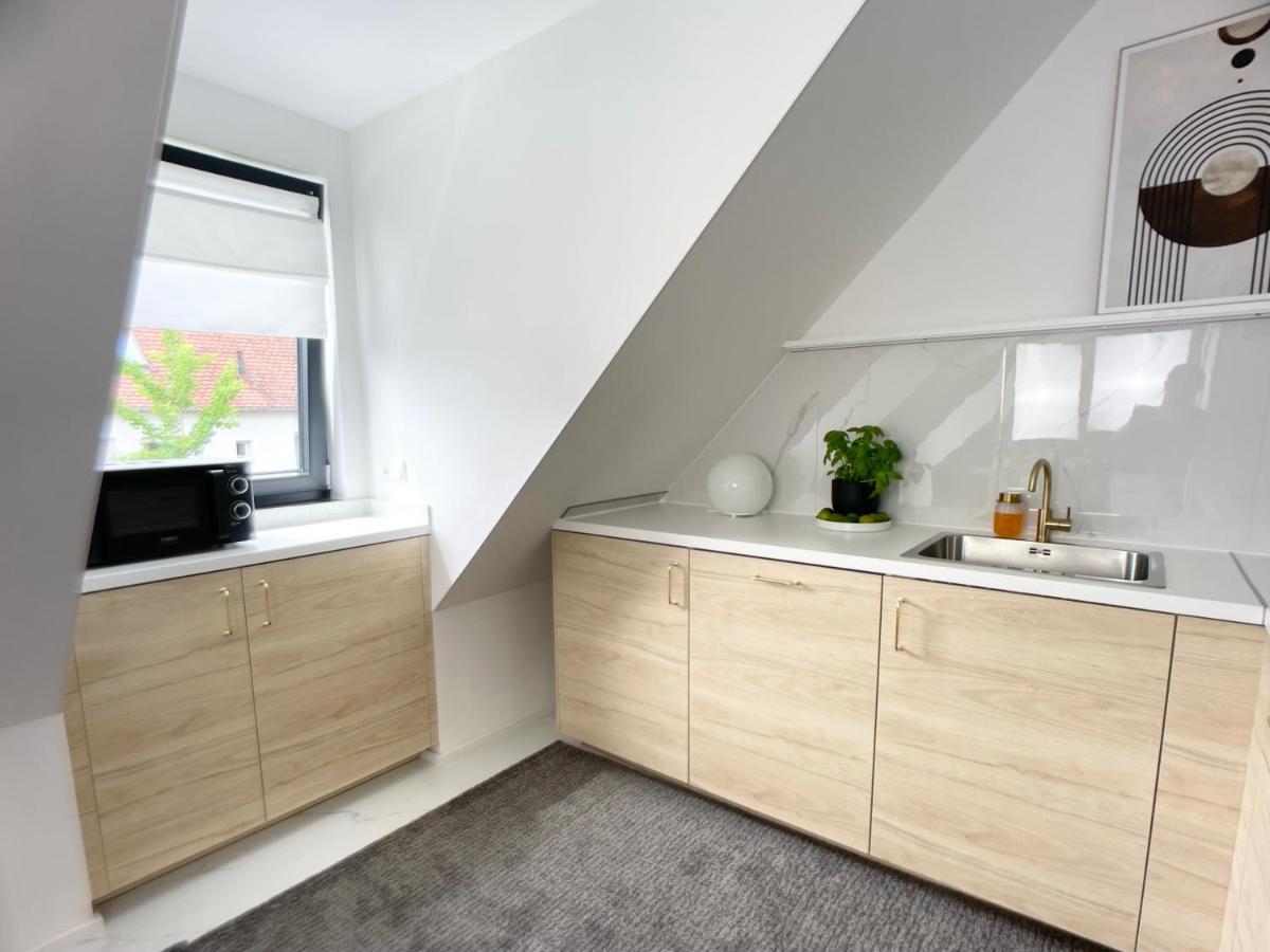 M-Style 04 Apartment Mit Balkon Und Gasgrill, 24H Self-Check-In, Free Parking, Netflix Neurenberg Buitenkant foto