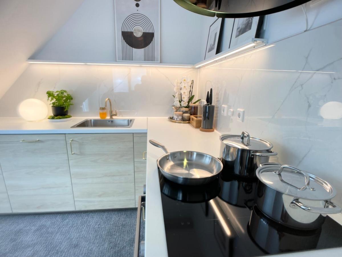 M-Style 04 Apartment Mit Balkon Und Gasgrill, 24H Self-Check-In, Free Parking, Netflix Neurenberg Buitenkant foto