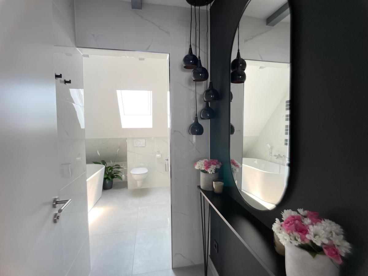 M-Style 04 Apartment Mit Balkon Und Gasgrill, 24H Self-Check-In, Free Parking, Netflix Neurenberg Buitenkant foto